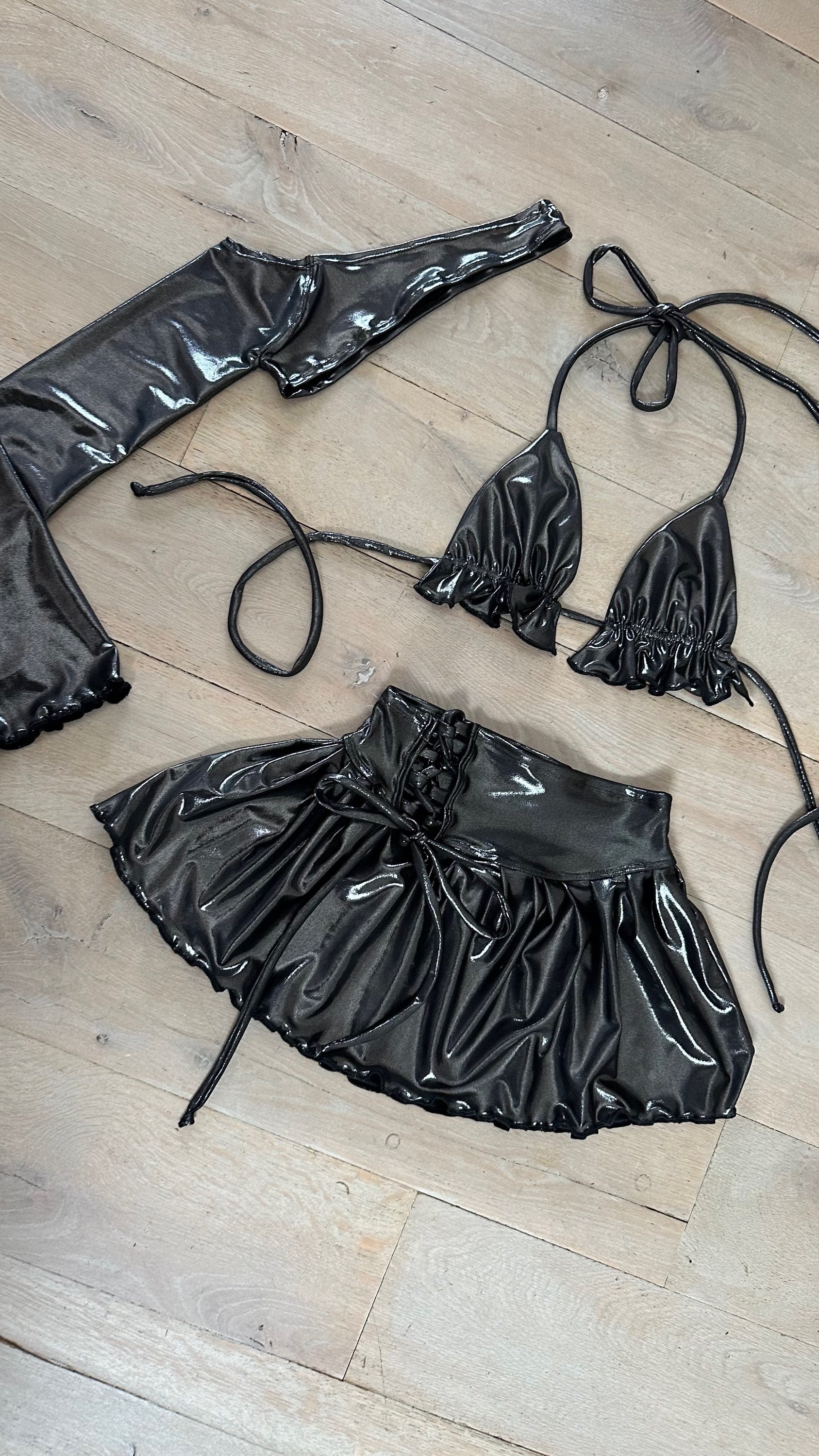 Metallic charcoal black - skirt, bralet & sleeves set image 2