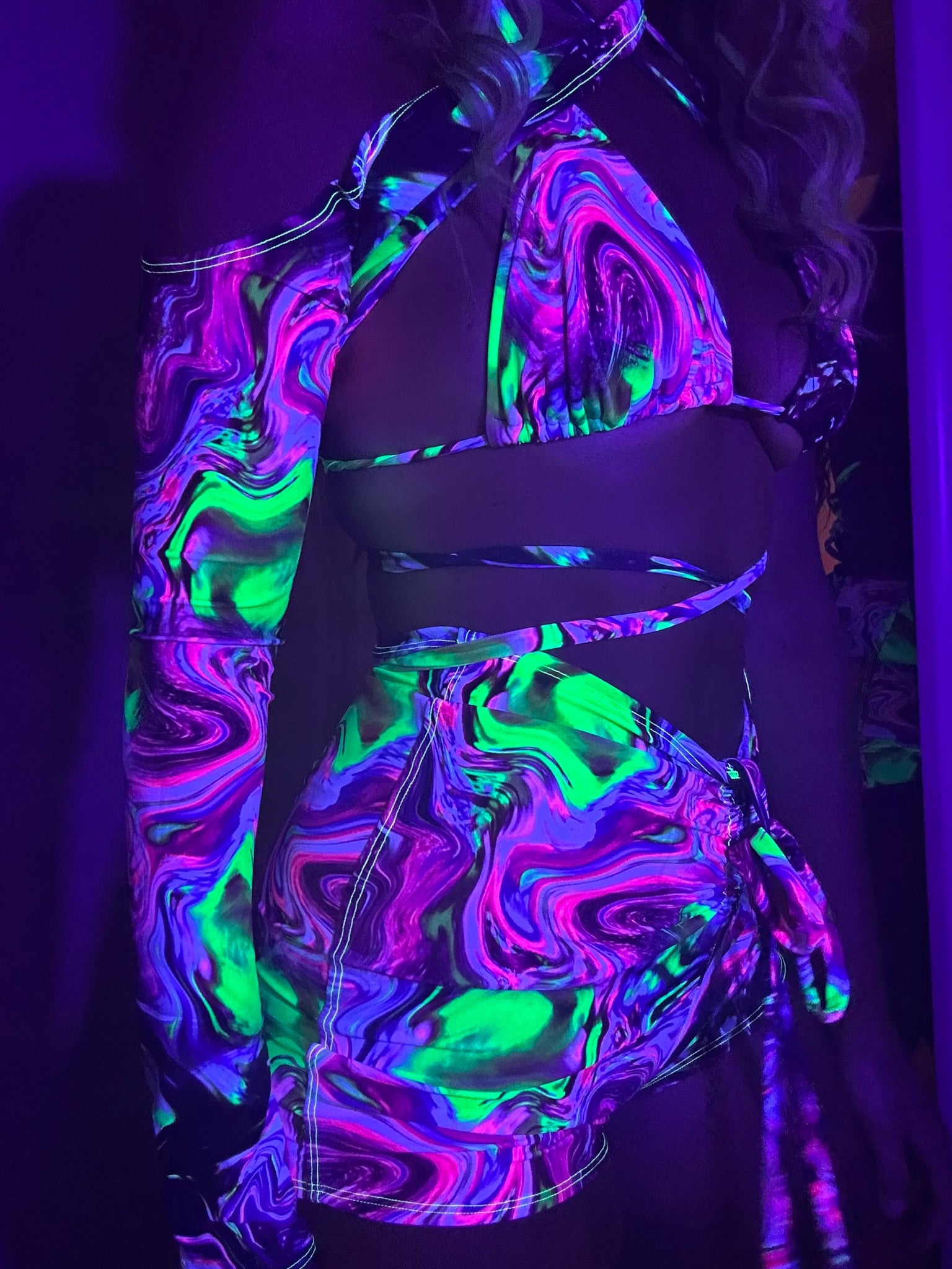 UV Liquid - Bralet, long sleeve crop & shorts image 2