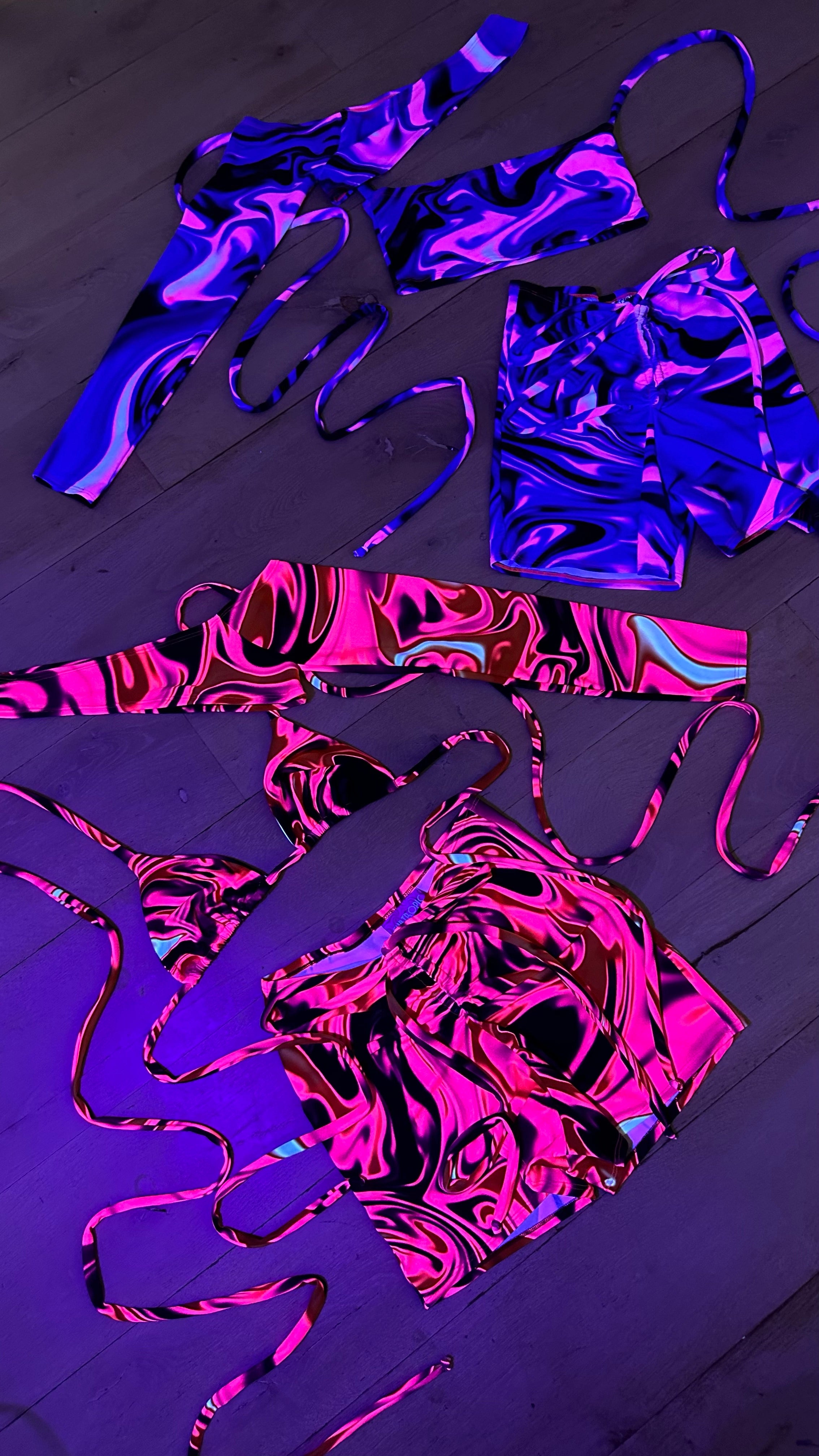 Bandeau, Arm sleeve & Shorts set - UV Wavey print (Blue colour) image 3