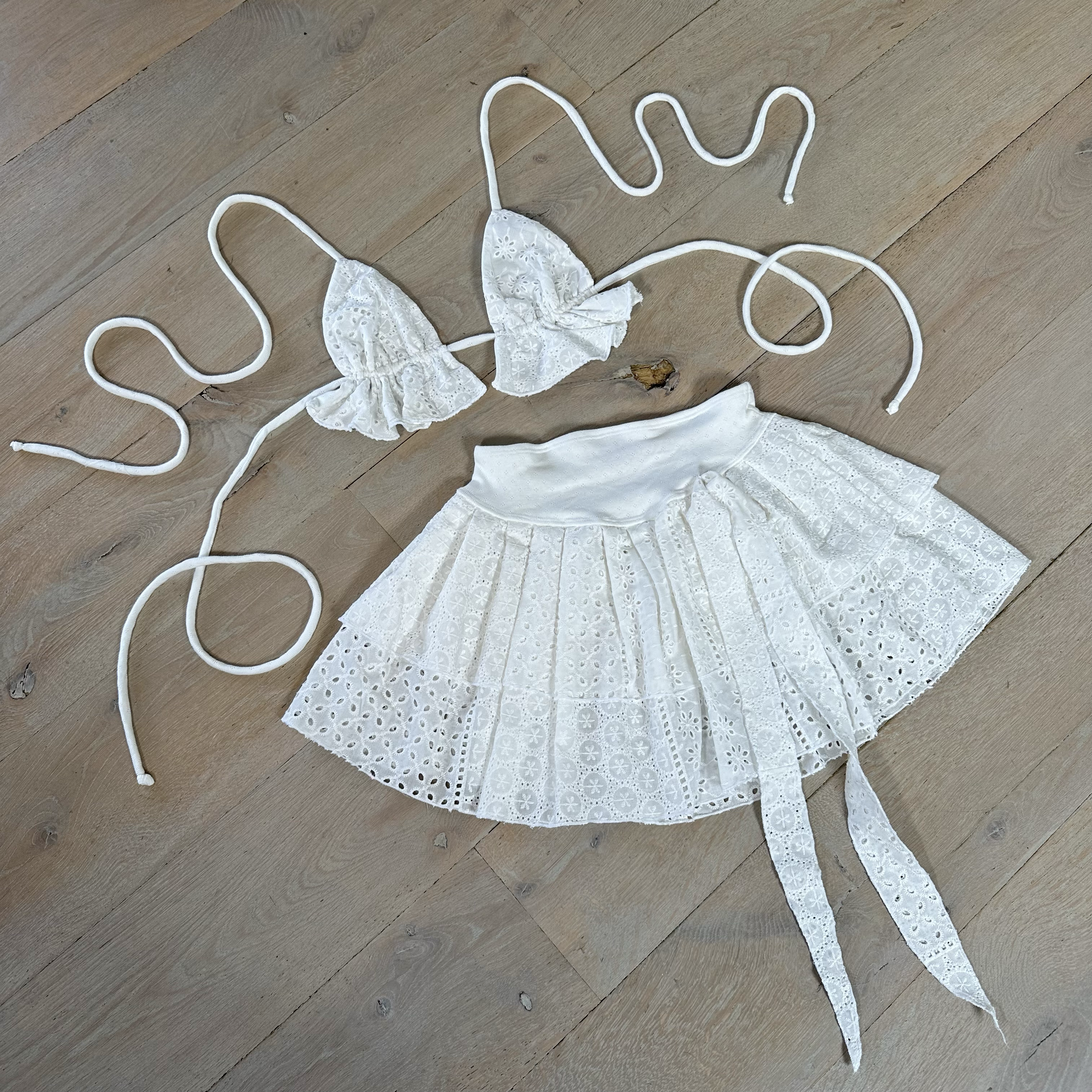 Broderie Anglaise Embroidered Coord - no cherries image 2
