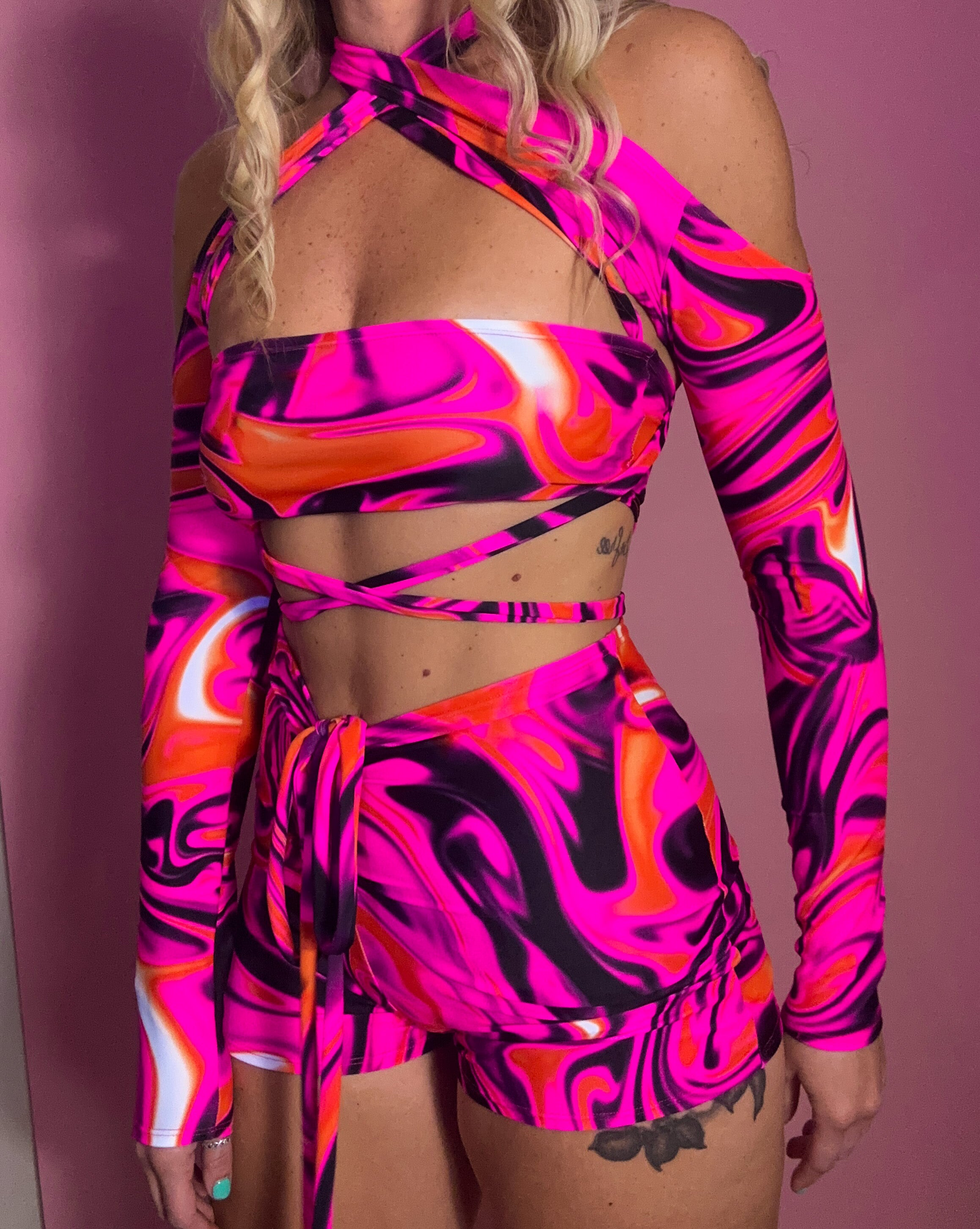 Bandeau, Arm sleeves & Shorts set - UV Wavey print (Pink colour) image 1