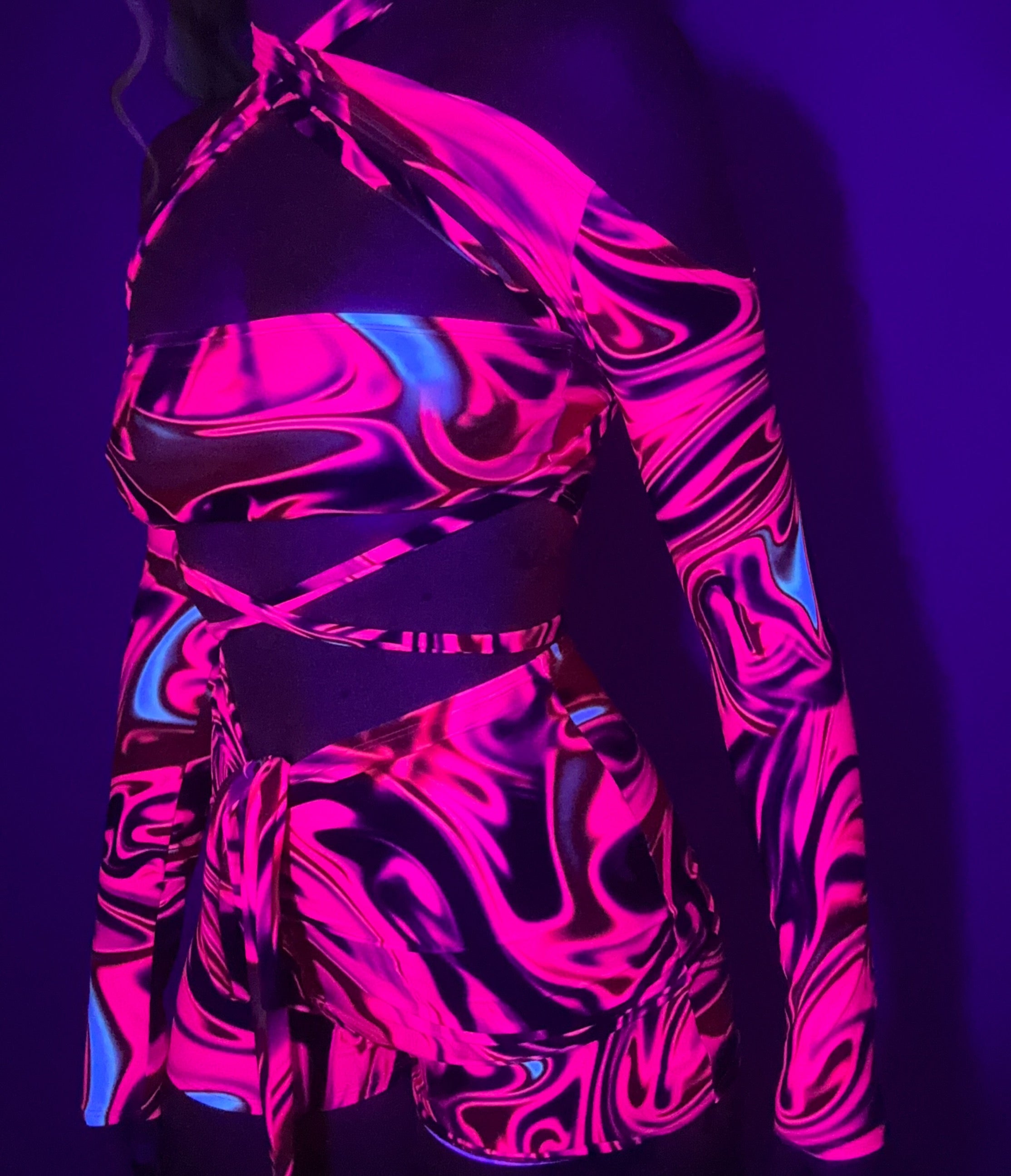 Bandeau, Arm sleeves & Shorts set - UV Wavey print (Pink colour) image 2