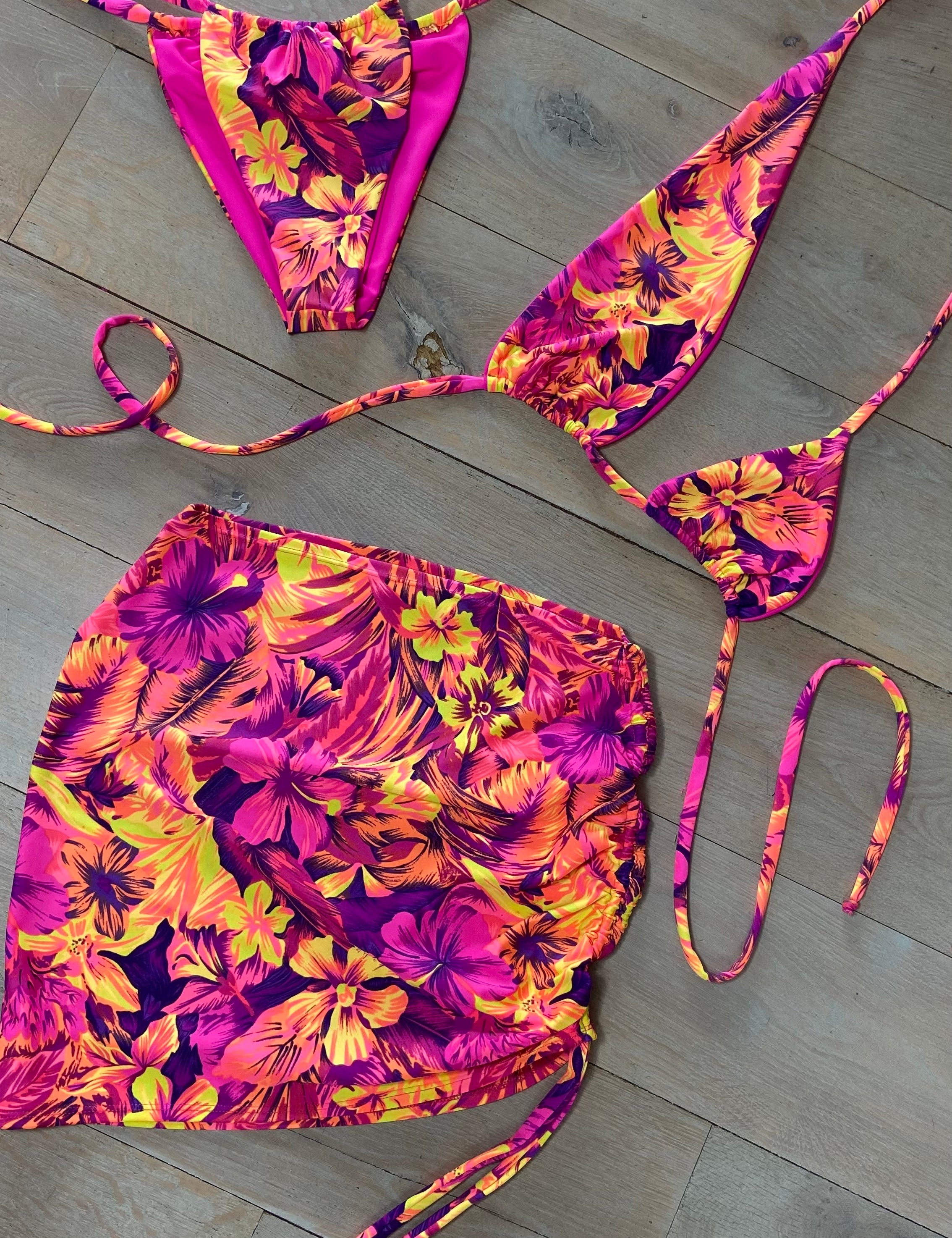 Bikini set & skirt - Tahitian (choose your colour) image 1