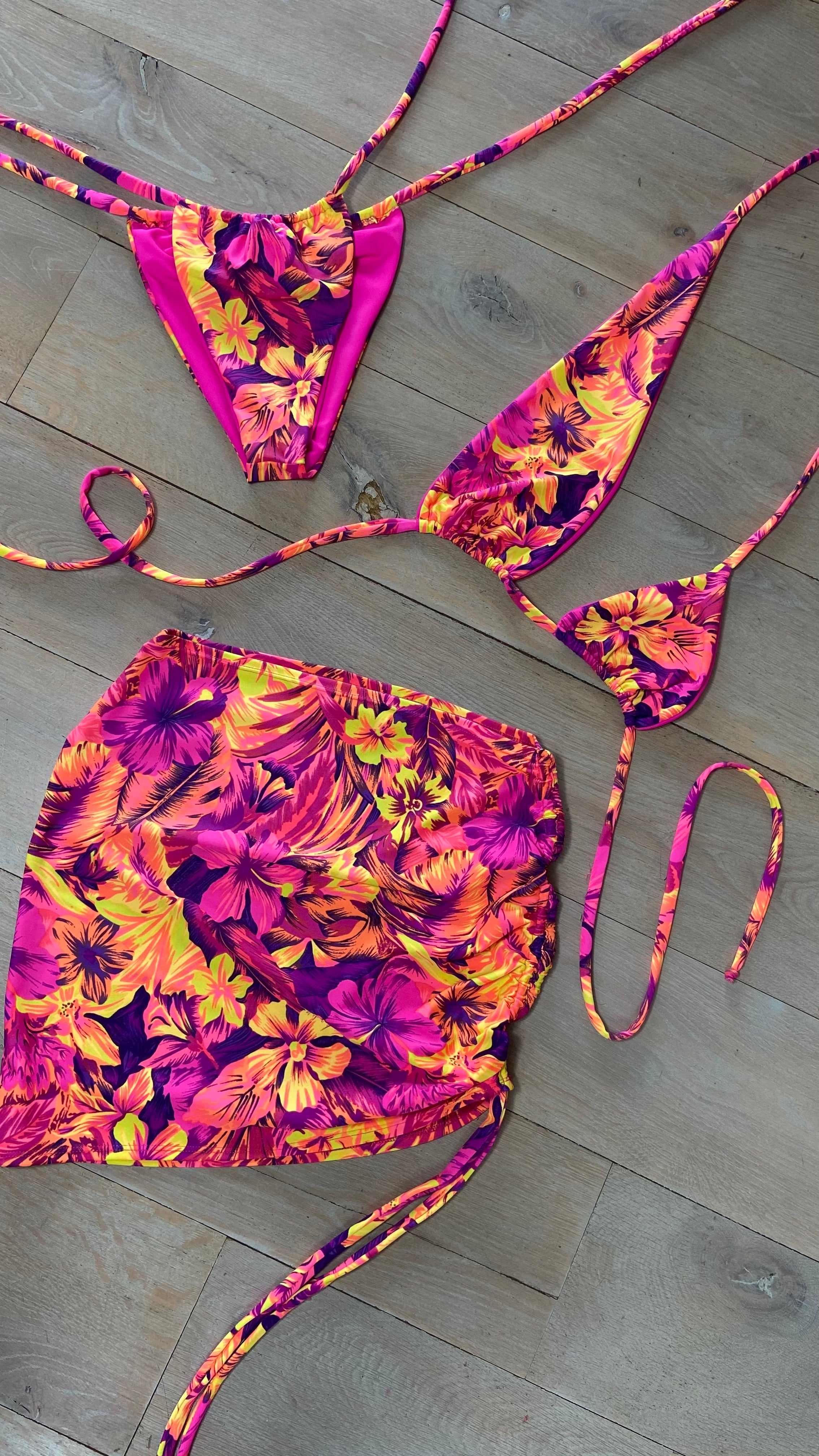 Bikini set & skirt - Tahitian (choose your colour) image 1