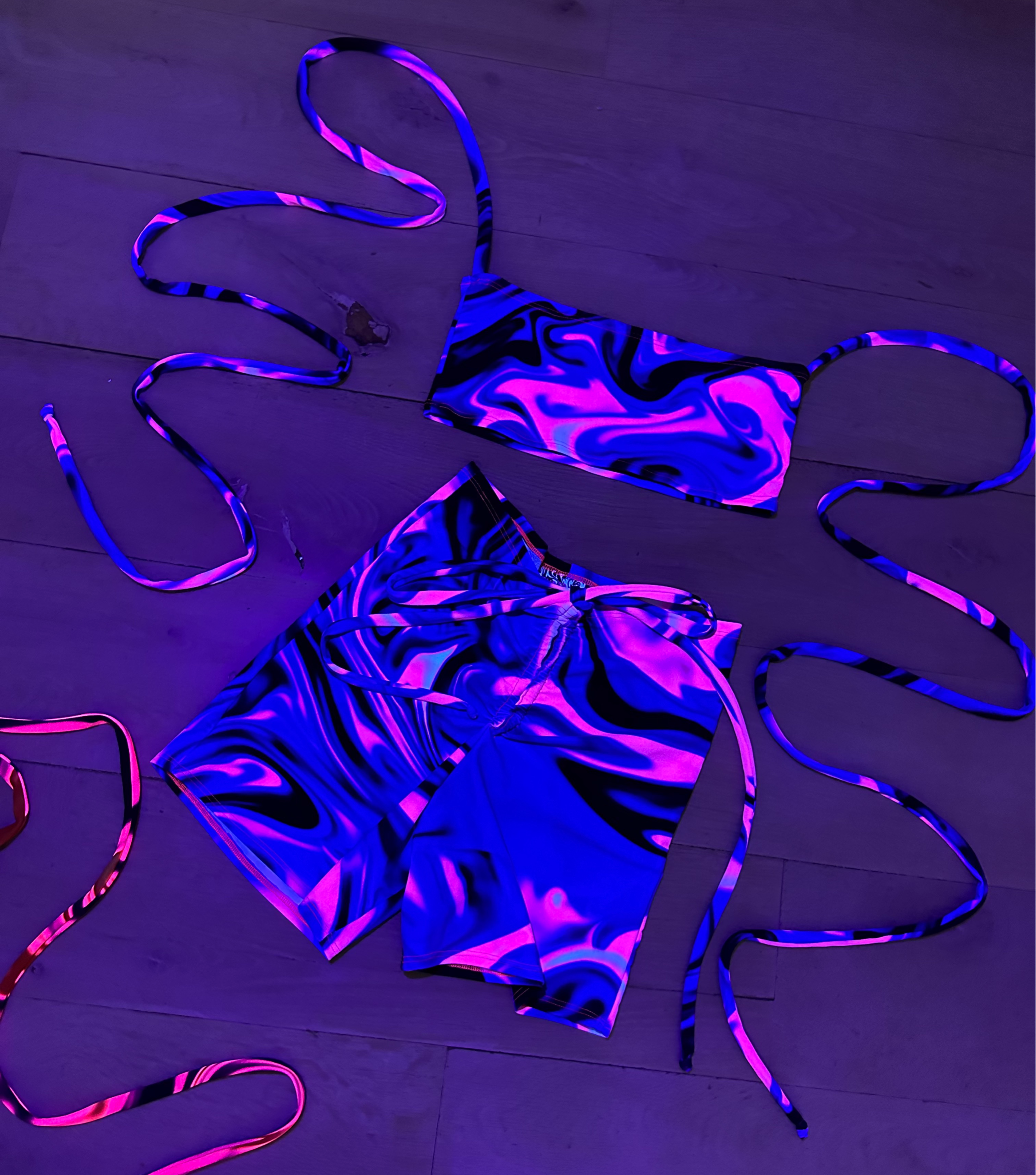 Bandeau & Shorts set - UV Wavey print (Blue) image 0