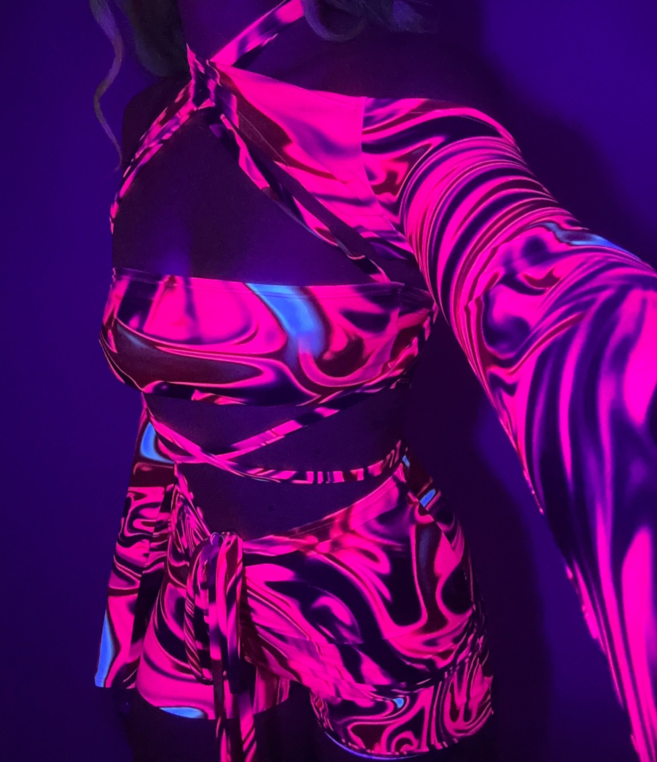 Bandeau, Arm sleeves & Shorts set - UV Wavey print (Pink colour) image 0