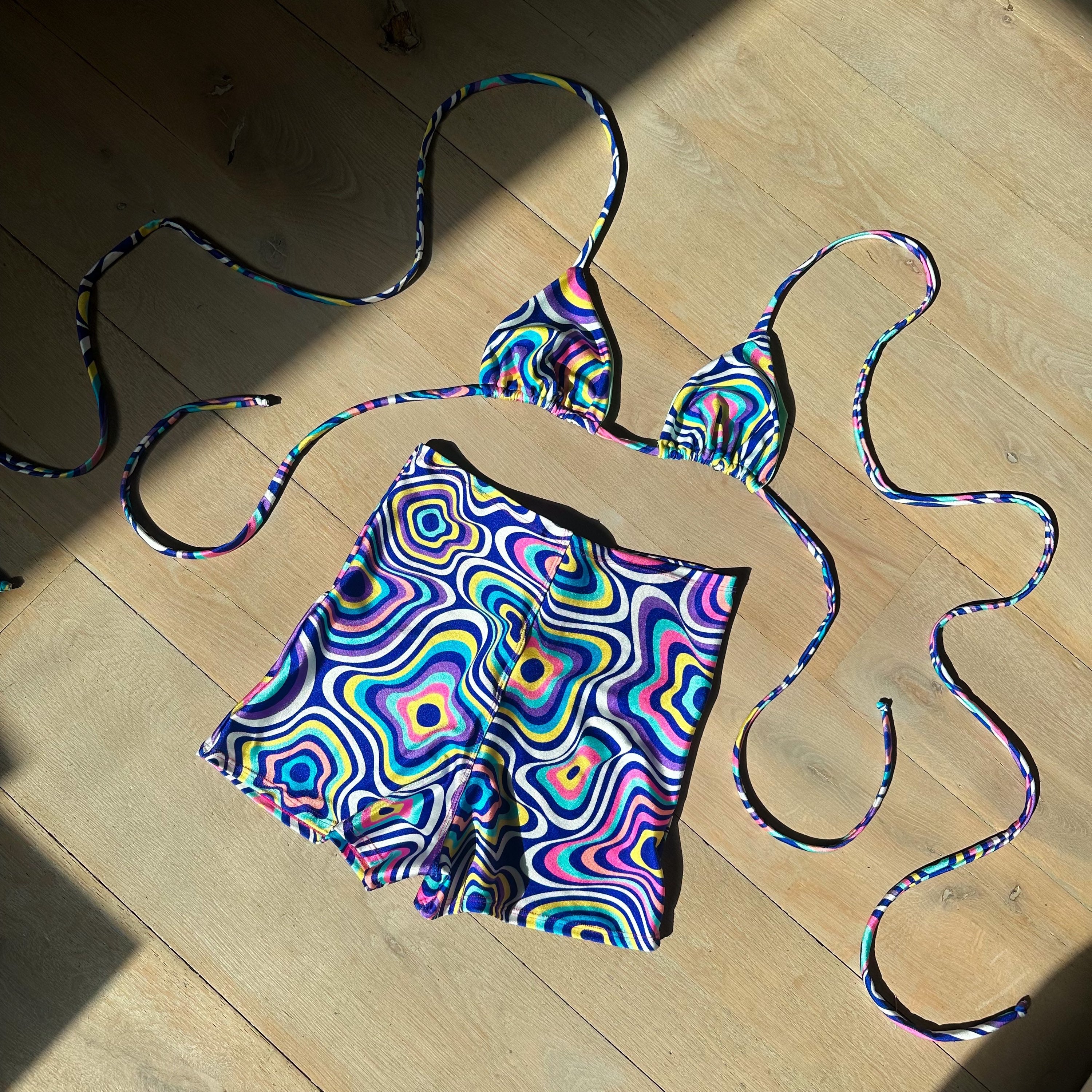 Groovy baby - bralet & shorts  image 1