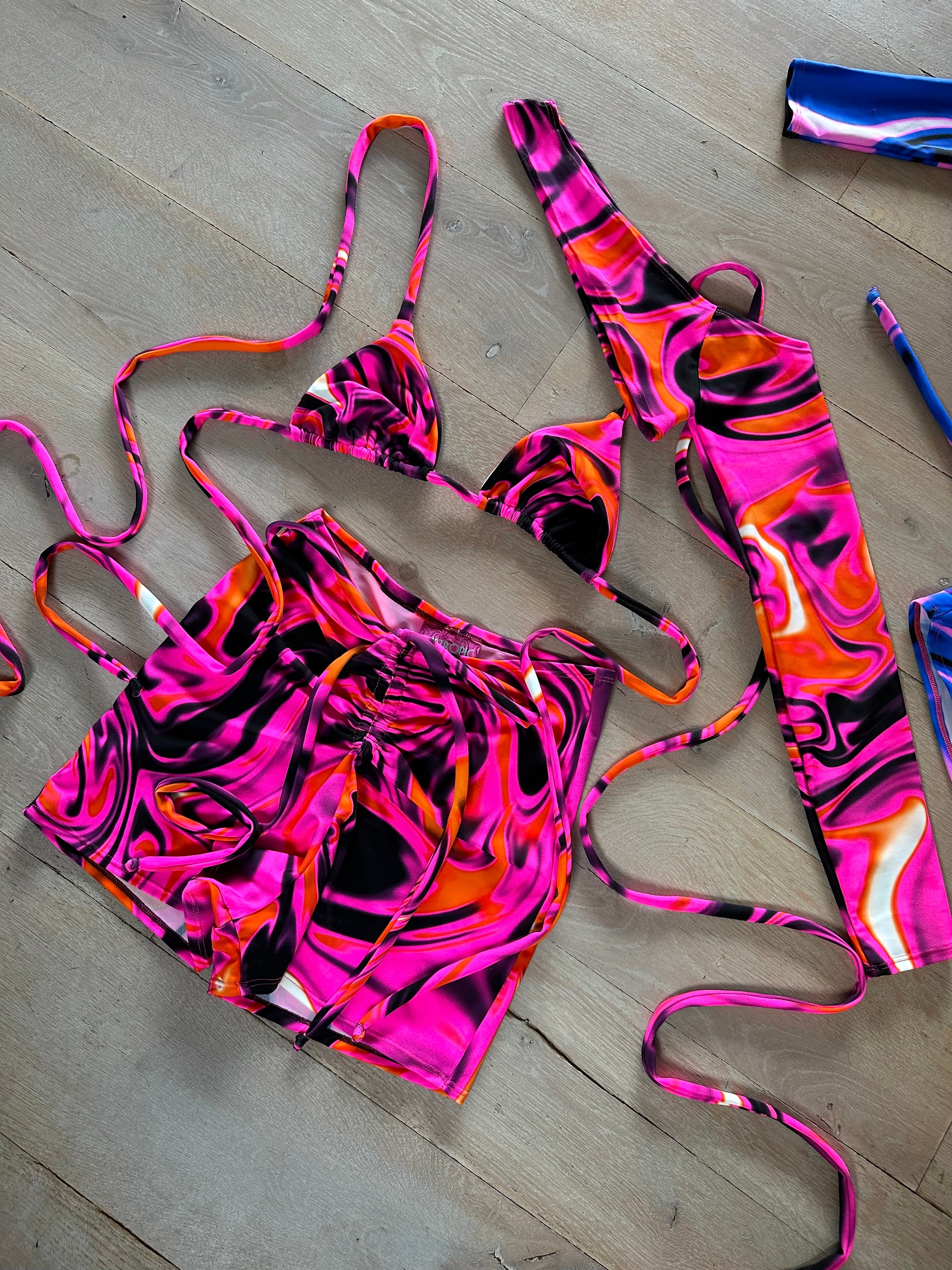 Bralet, Arm sleeve & Shorts set - UV Wavey print (Pink colour) image 4
