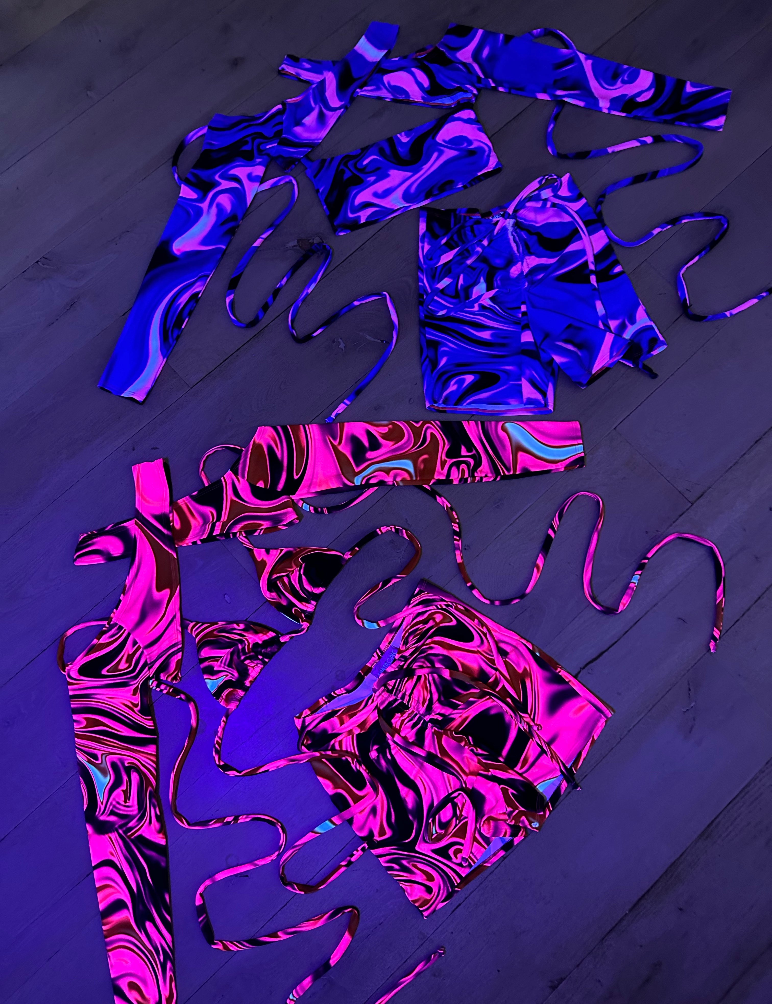 Bralet, Arm sleeves & Shorts set - UV Wavey print (Blue colour) image 1