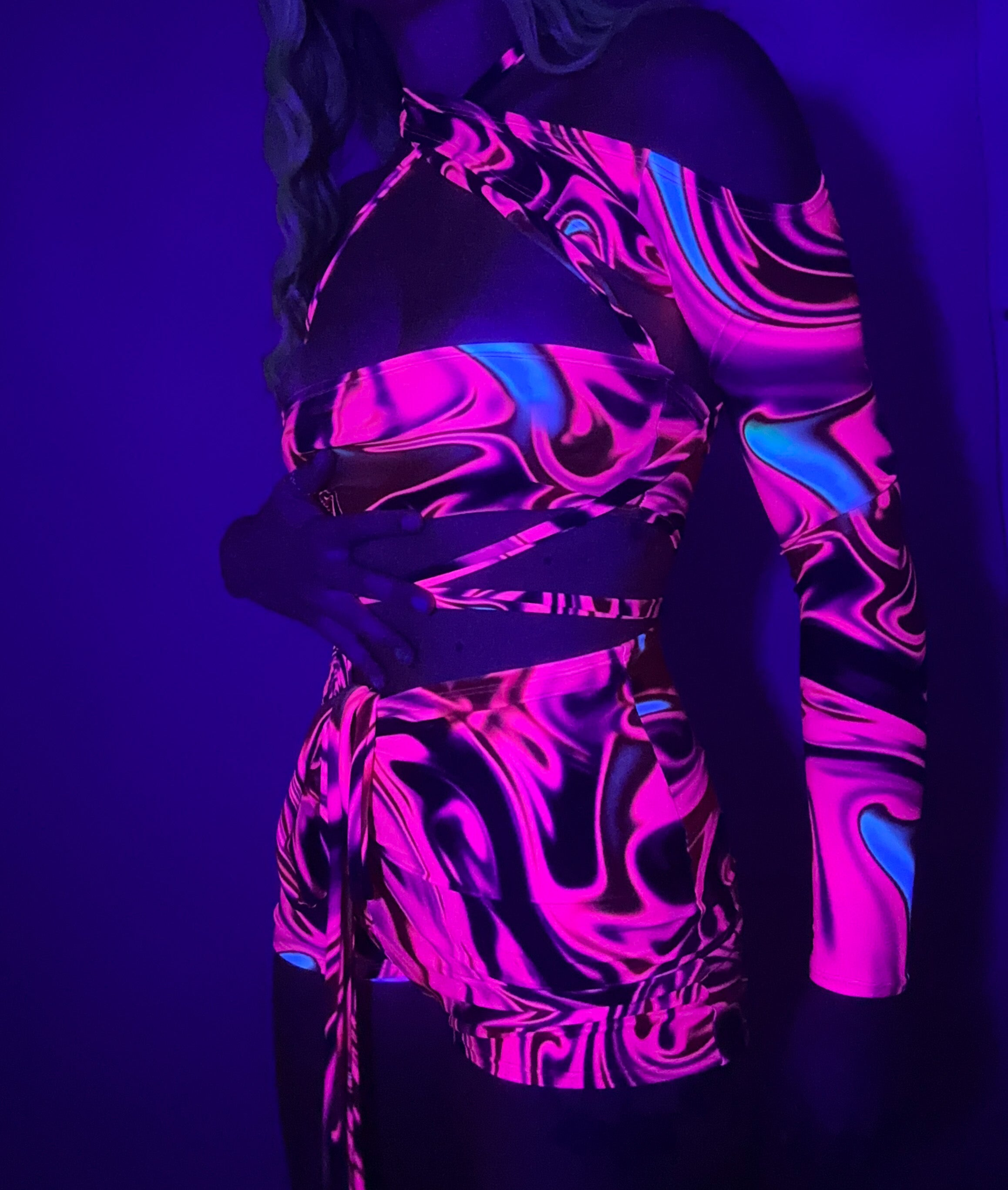 Bandeau, Arm sleeves & Shorts set - UV Wavey print (Pink colour) image 3