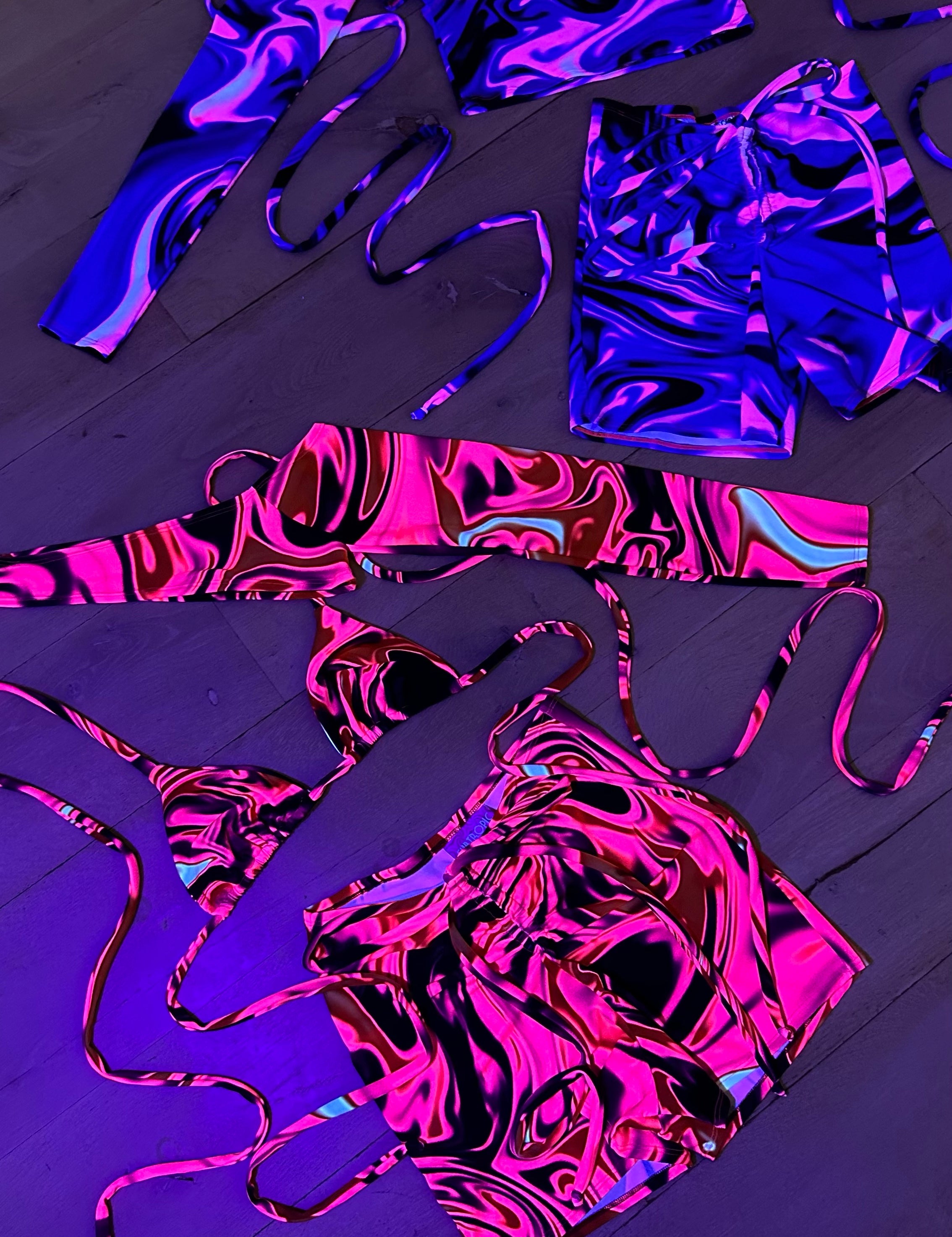 Bralet, Arm sleeve & Shorts set - UV Wavey print (Pink colour) image 1