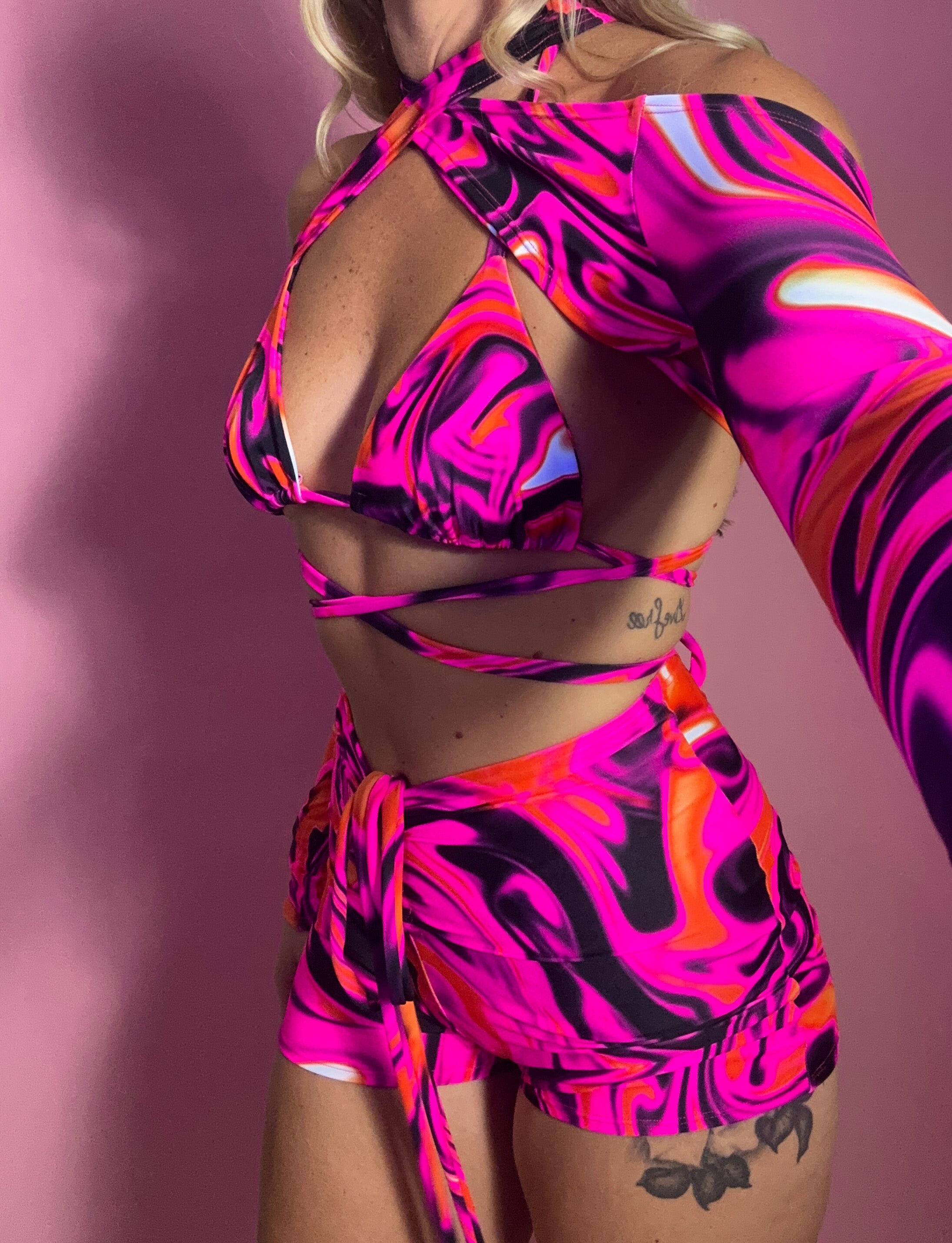 Bralet, Arm sleeves & Shorts set - UV Wavey print (Pink colour) image 4